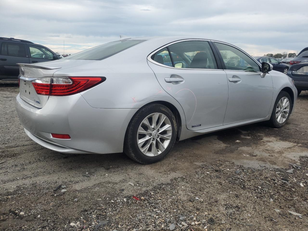 2015 Lexus Es 300H - Фото 3