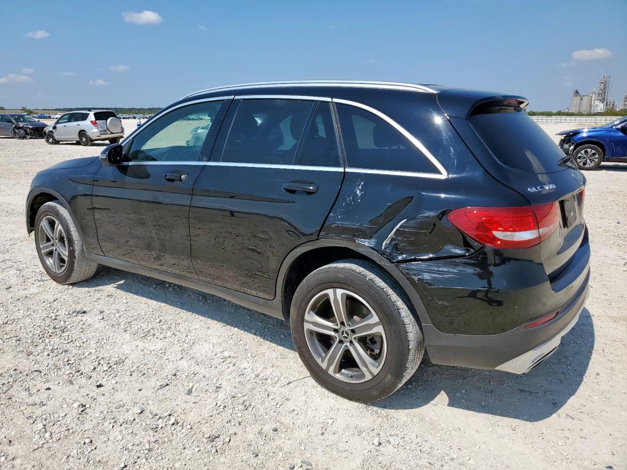 2018 Mercedes-Benz Glc 300 - Image 2