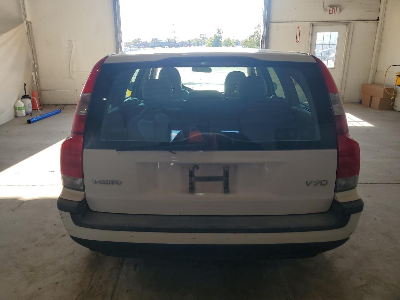 2001 Volvo V70 - Фото 6