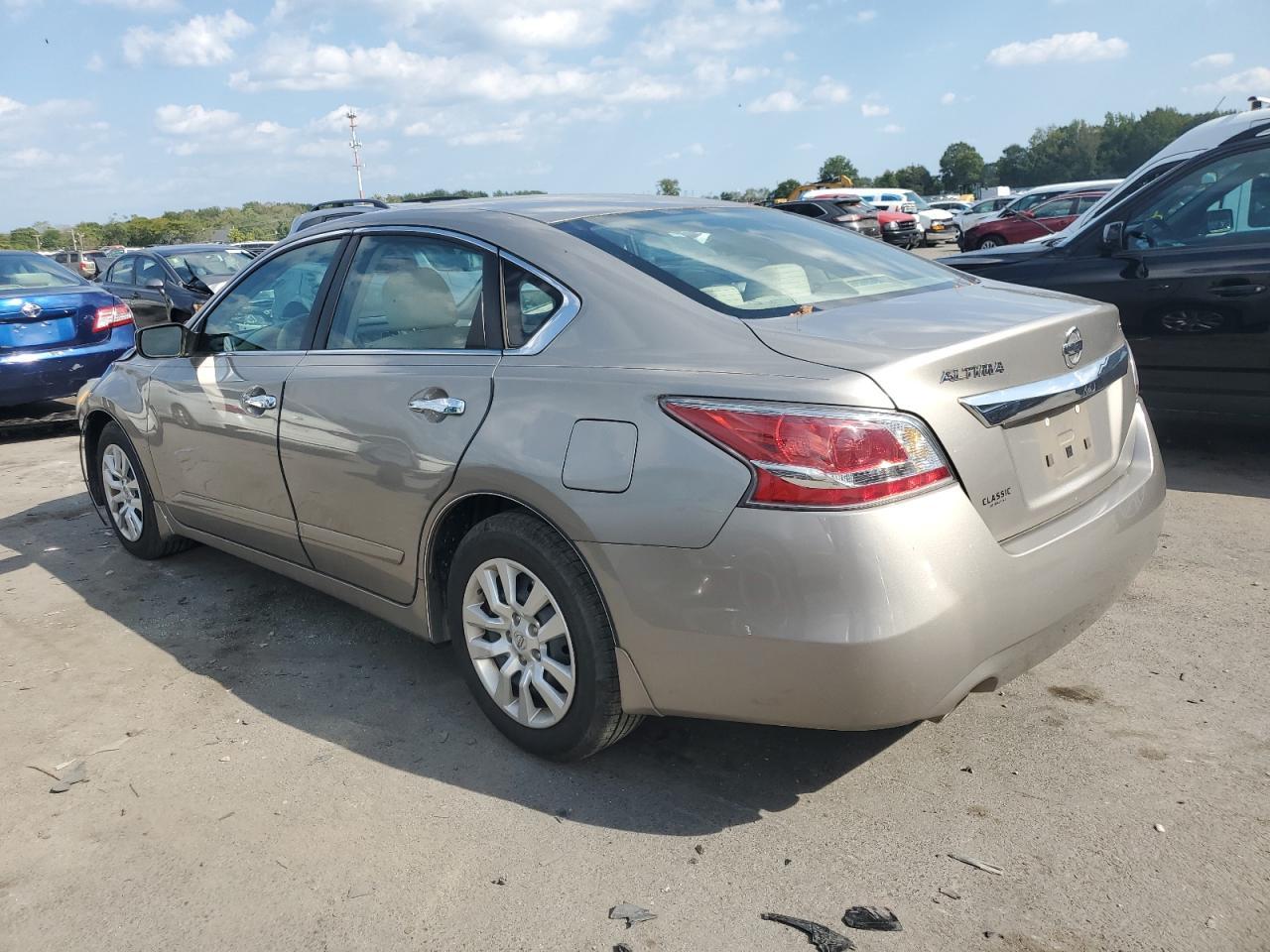 2015 Nissan Altima 2.5 - Фото 2