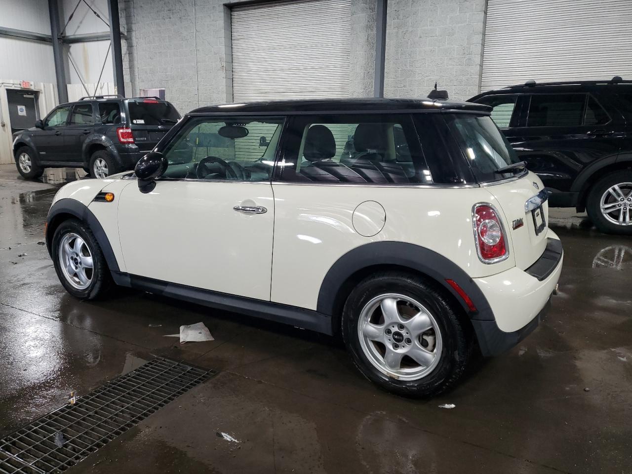 2011 Mini Cooper - Image 2