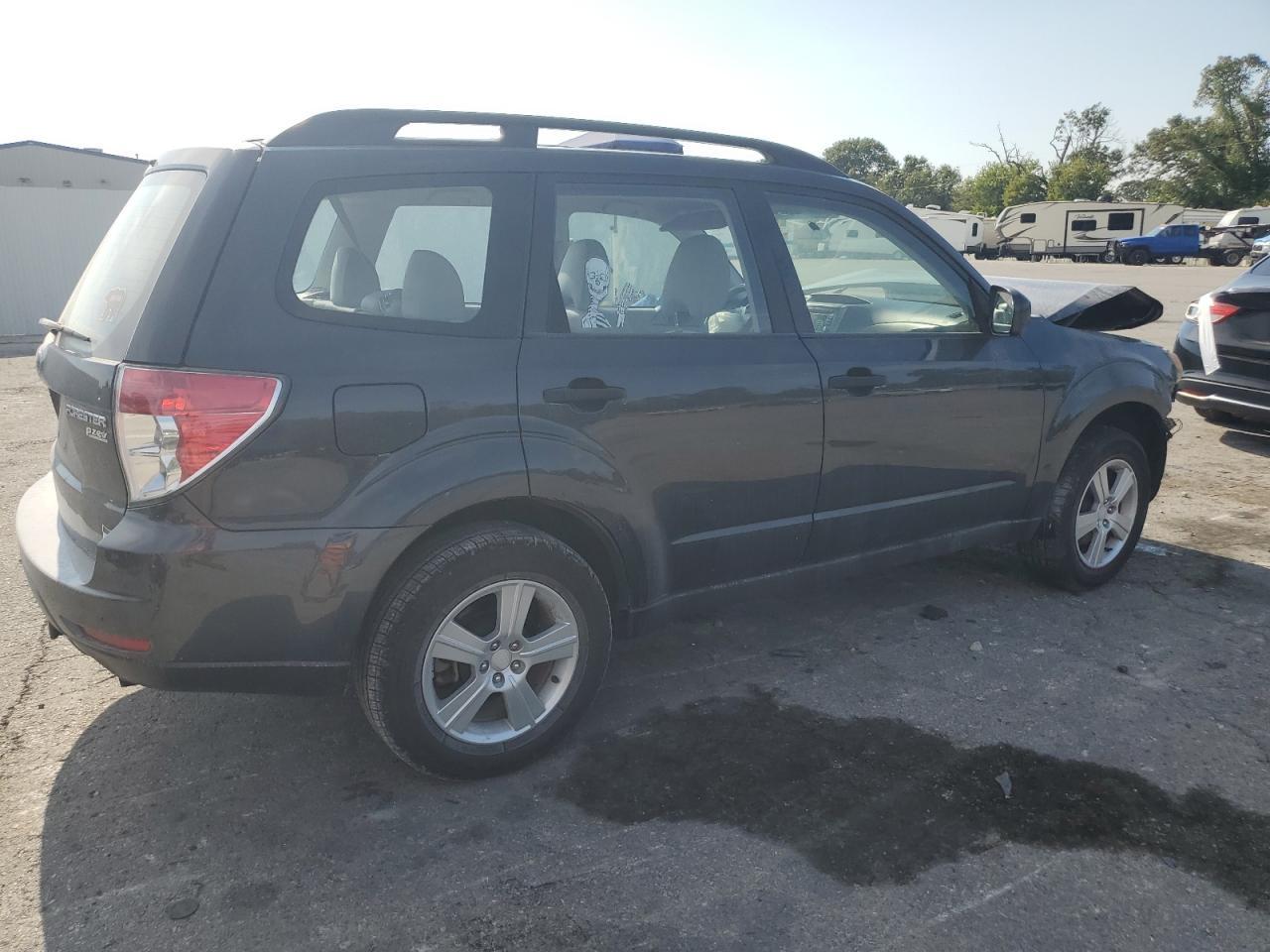 2011 Subaru Forester 2.5X - Фото 3