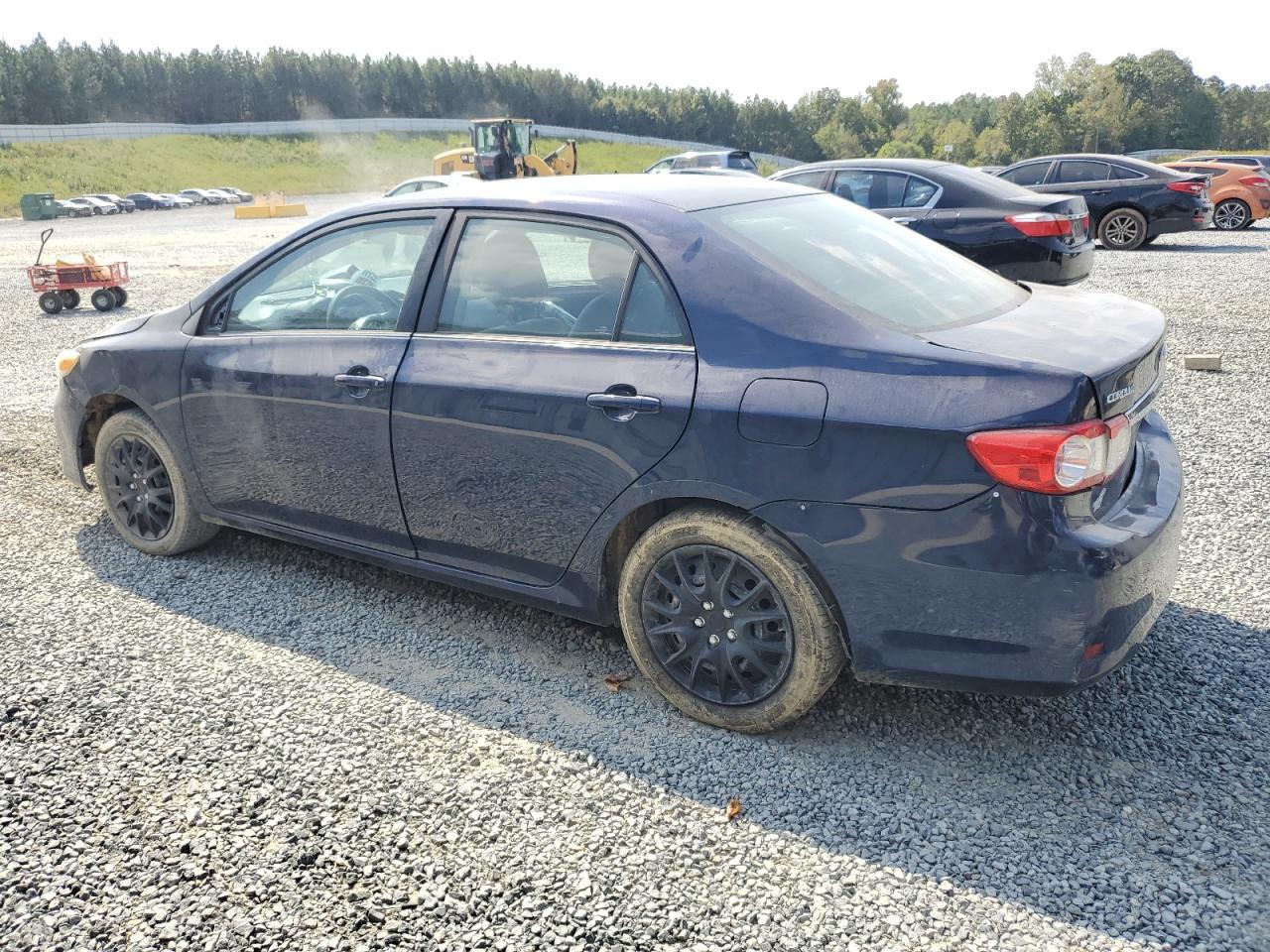 2013 Toyota Corolla Base - Фото 2