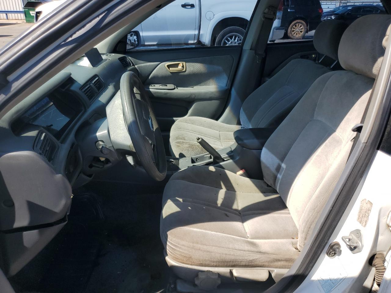 2001 Toyota Camry Ce - Фото 7