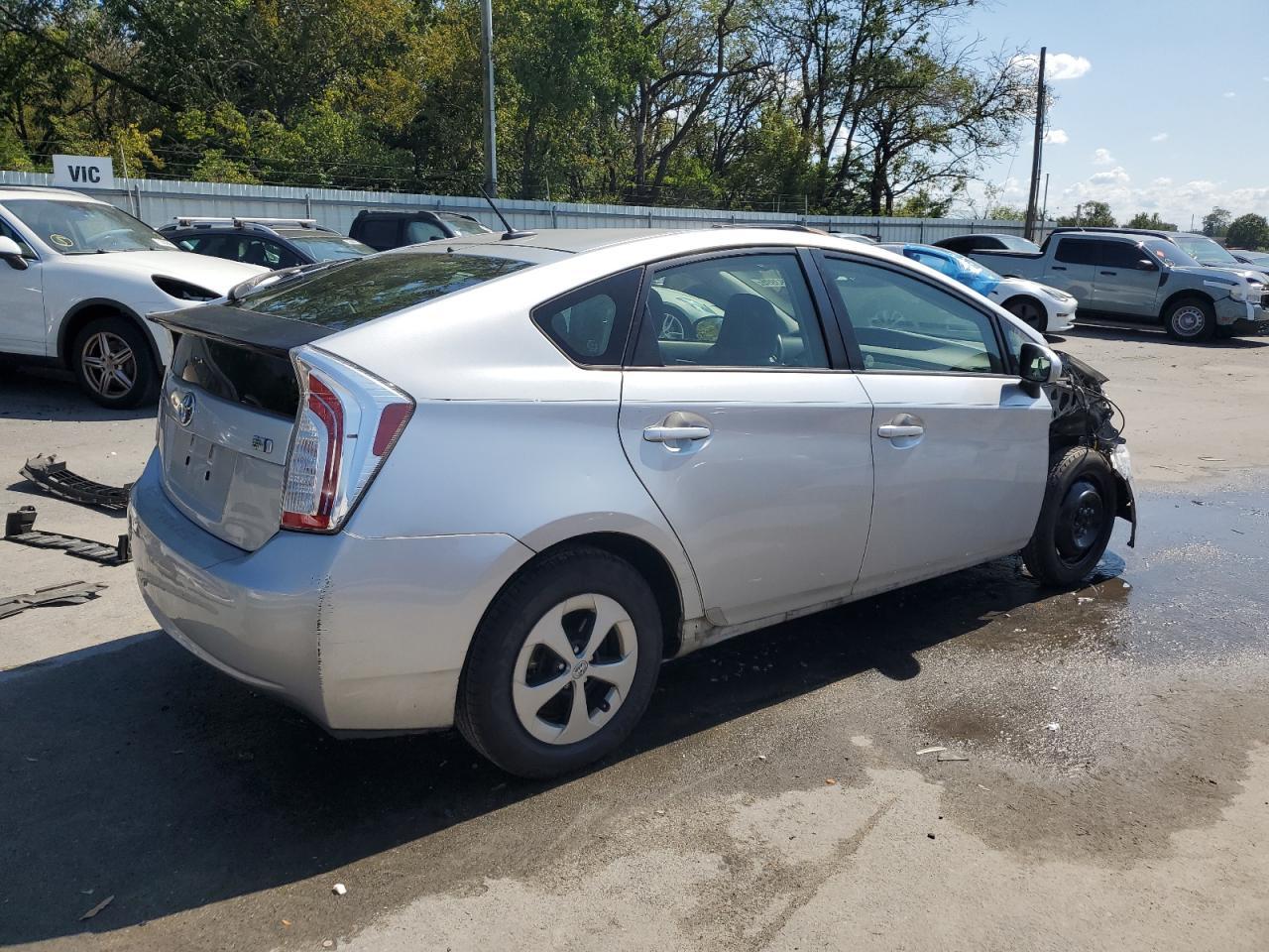 2013 Toyota Prius - Фото 3