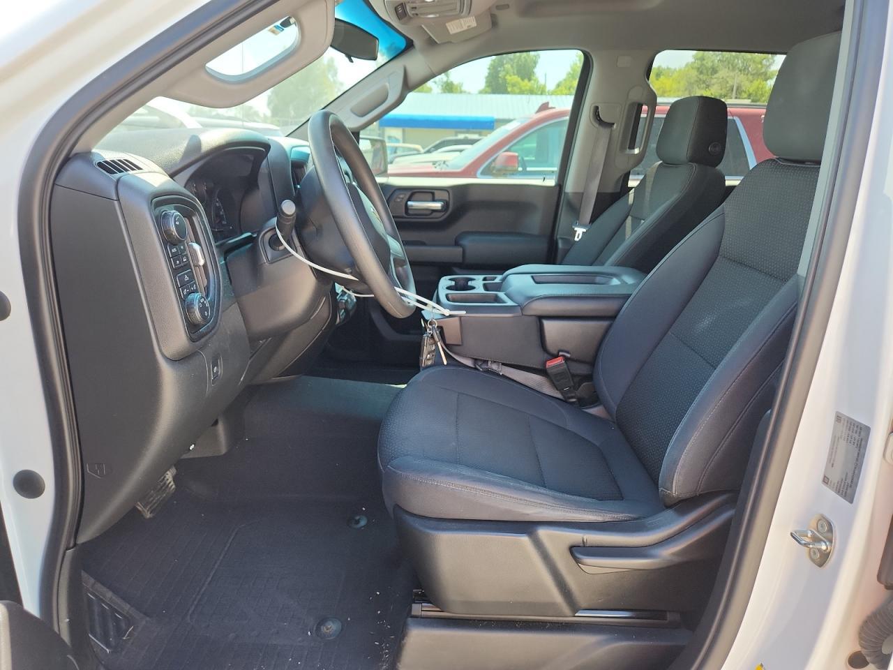 2019 Chevrolet Silverado K1500 Custom - Фото 7