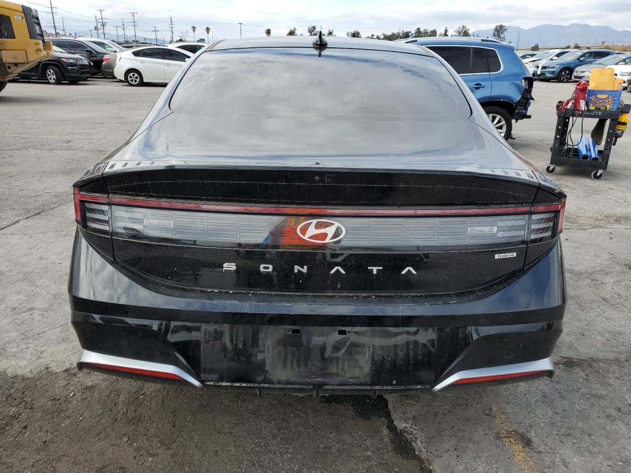 2025 Hyundai Sonata Hybrid - Image 6