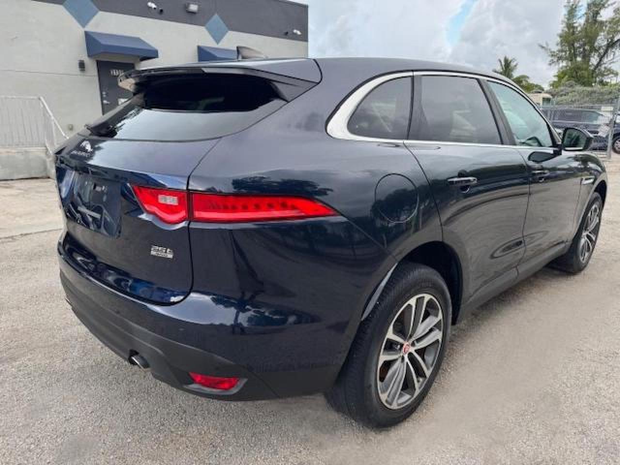 2020 Jaguar F-Pace Premium - Image 3