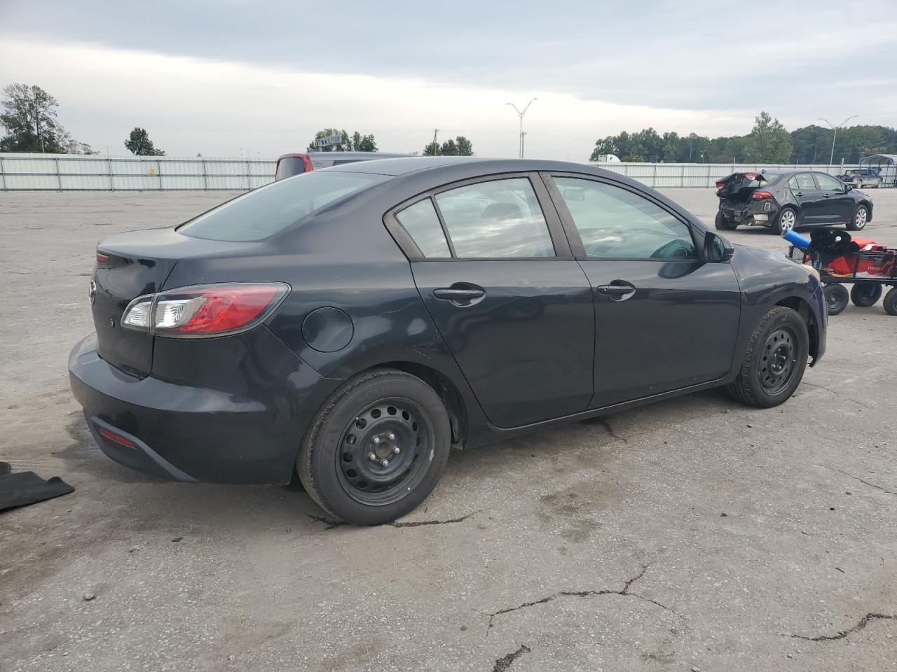 2011 Mazda 3 I - Image 3