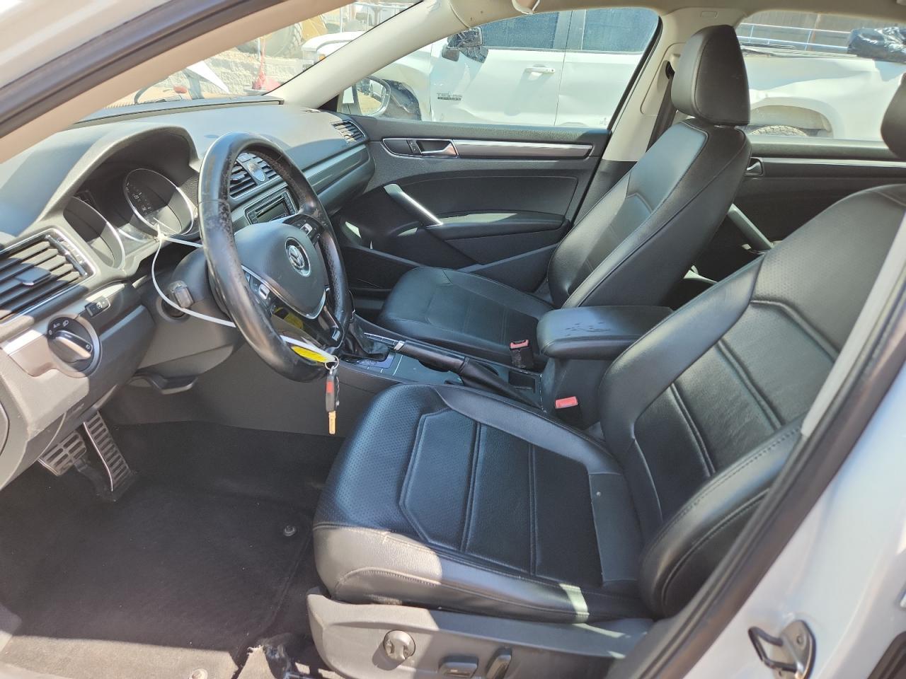 2017 Volkswagen Passat R-Line - Фото 7