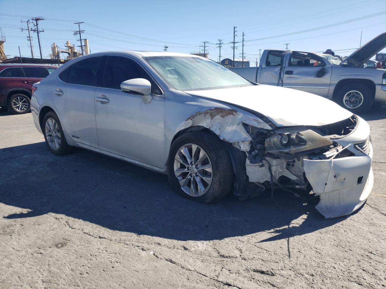 2013 Lexus Es 300H - Image 4