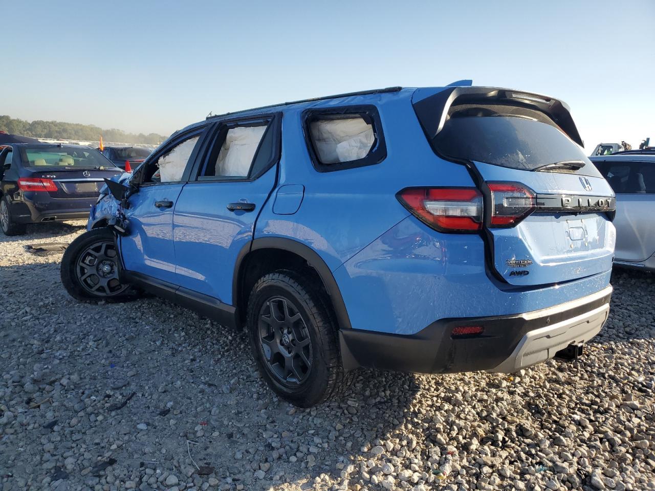 2025 Honda Pilot Trailsport - Image 2