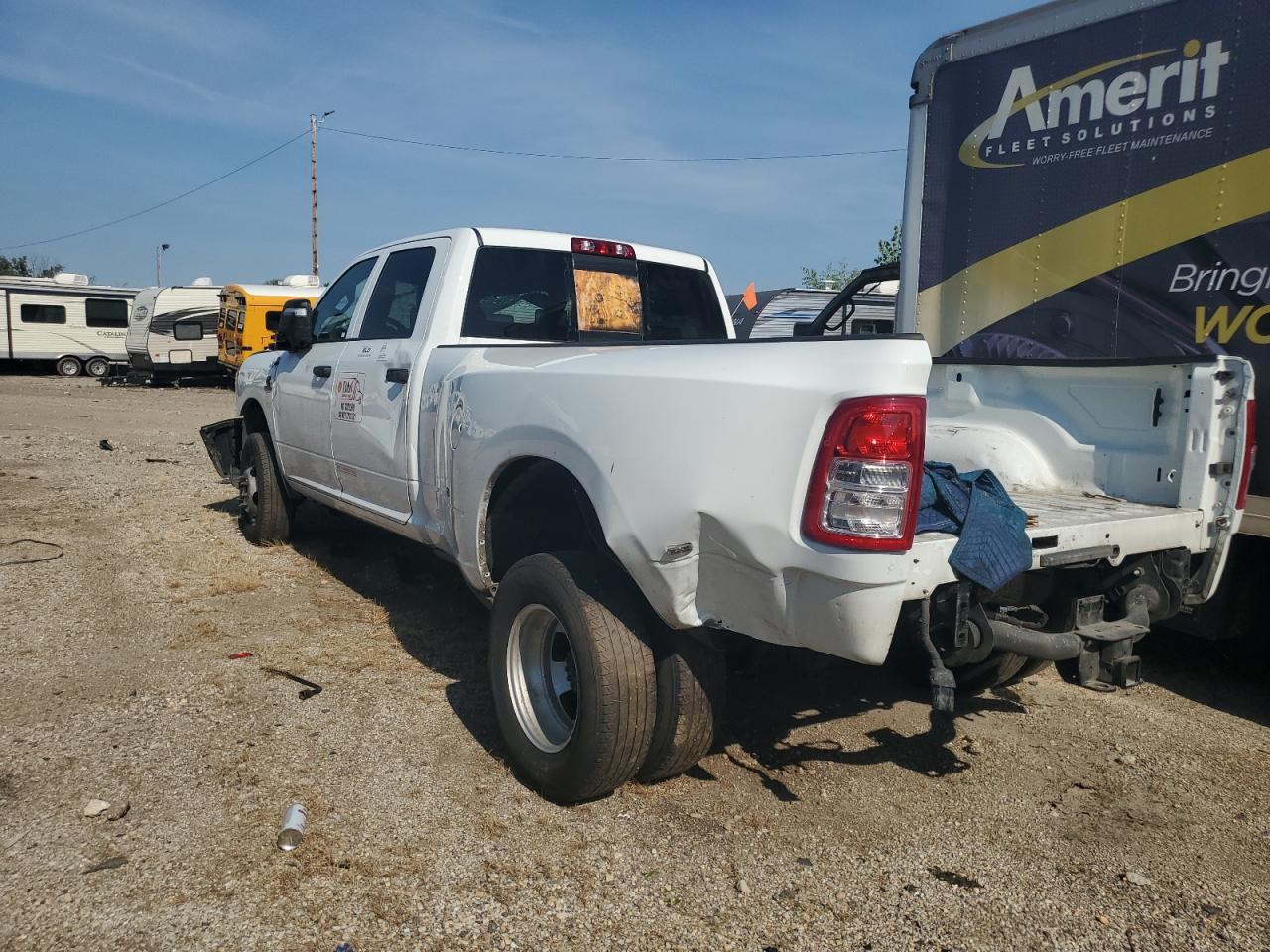 2024 Ram 3500 Tradesman - Фото 2