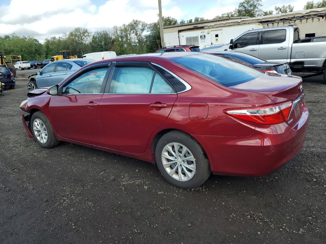 2017 Toyota Camry Le - Фото 2