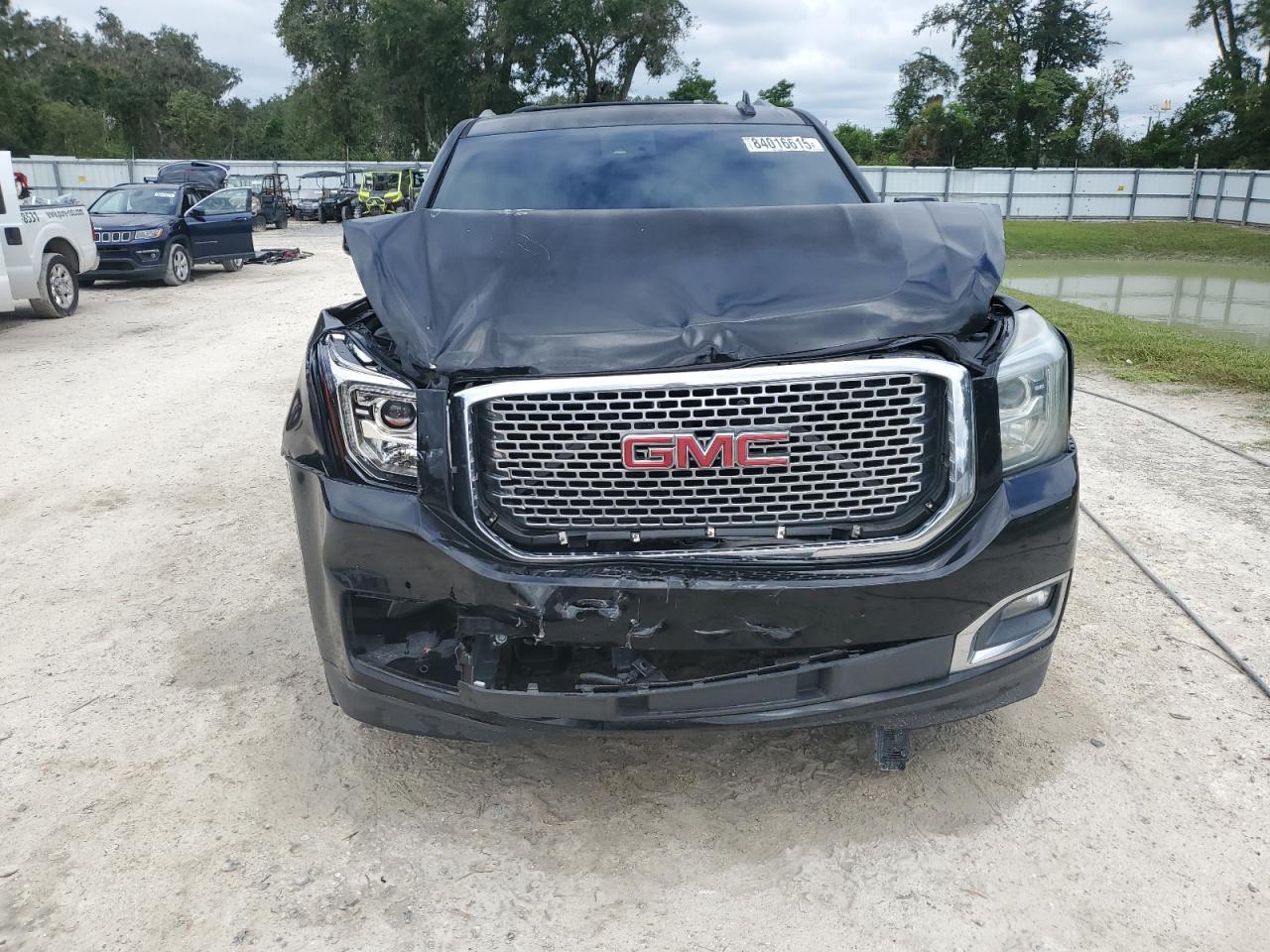 2015 GMC Yukon - Image 5