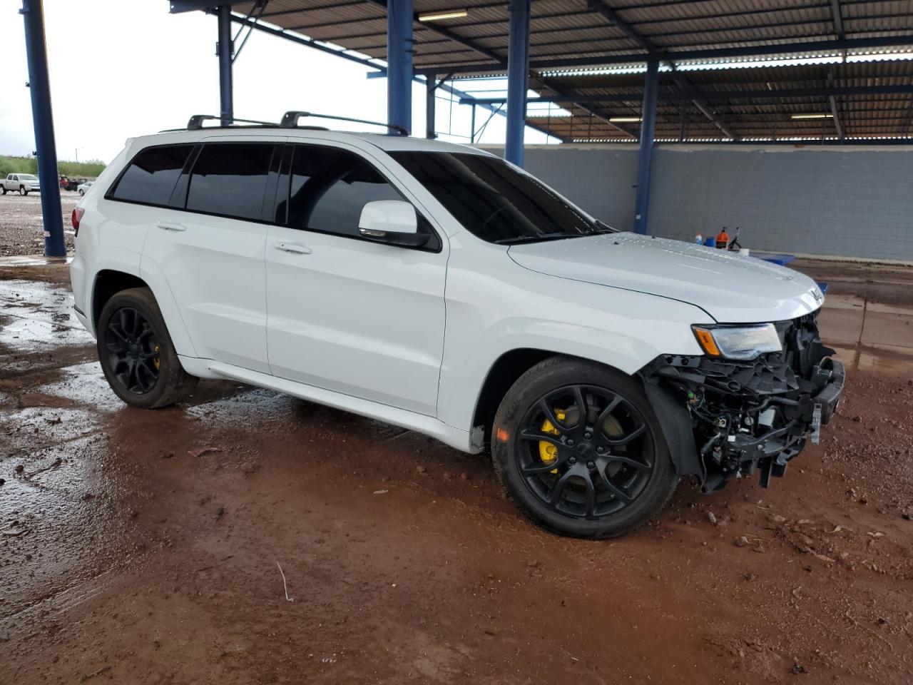 2020 Jeep Grand Cherokee Overland - Image 4