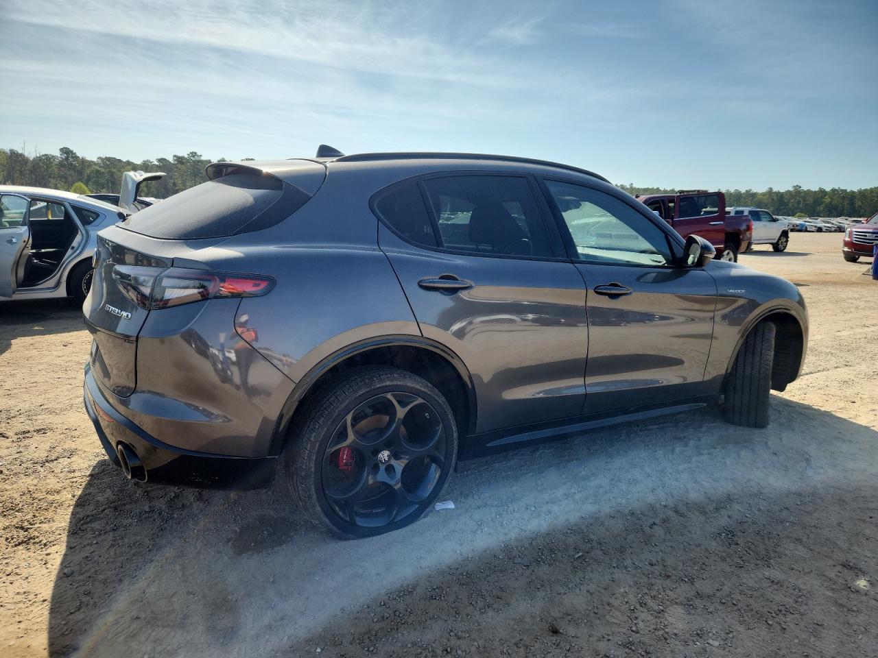 2024 Alfa Romeo Stelvio Ti - Фото 3
