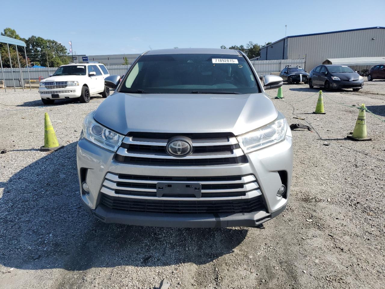 2017 Toyota Highlander Le Plus - Фото 5