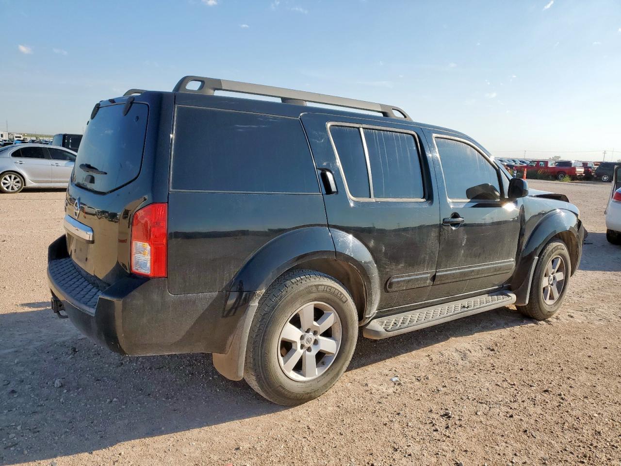 2011 Nissan Pathfinder S - Фото 3