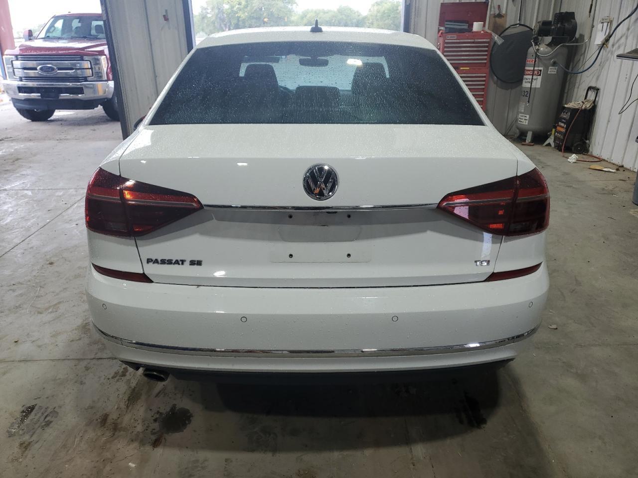 2017 Volkswagen Passat Se - Фото 6