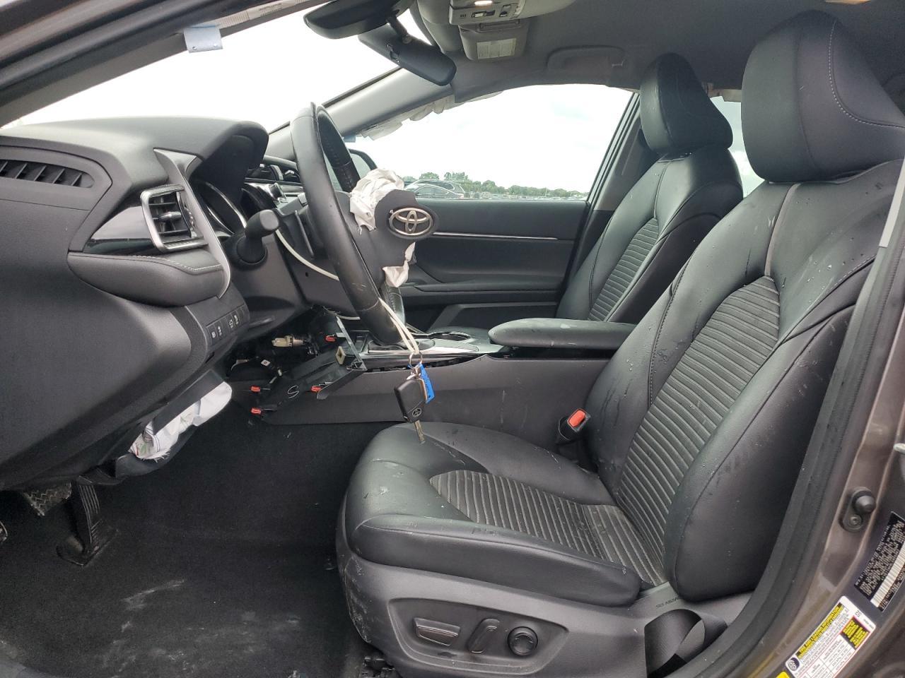 2020 Toyota Camry Se - Image 7