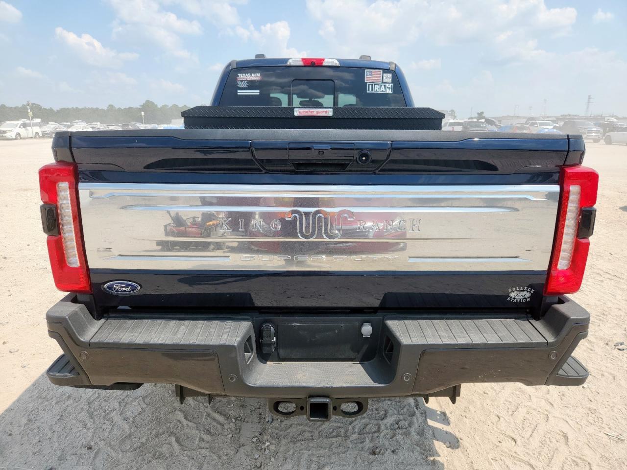 2024 Ford F250 Super Duty - Фото 6