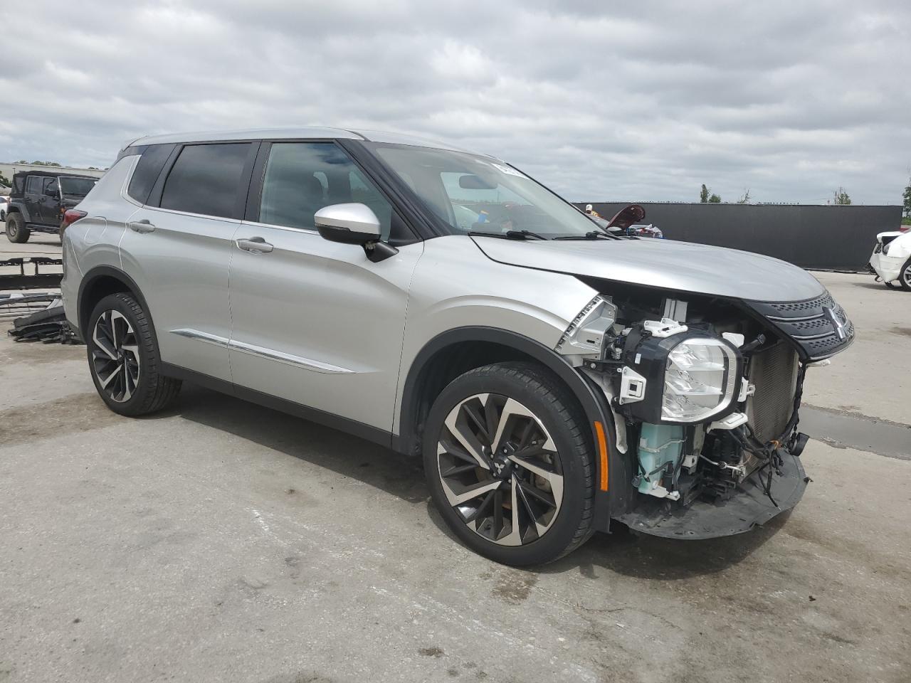 2022 Mitsubishi Outlander Es - Image 4