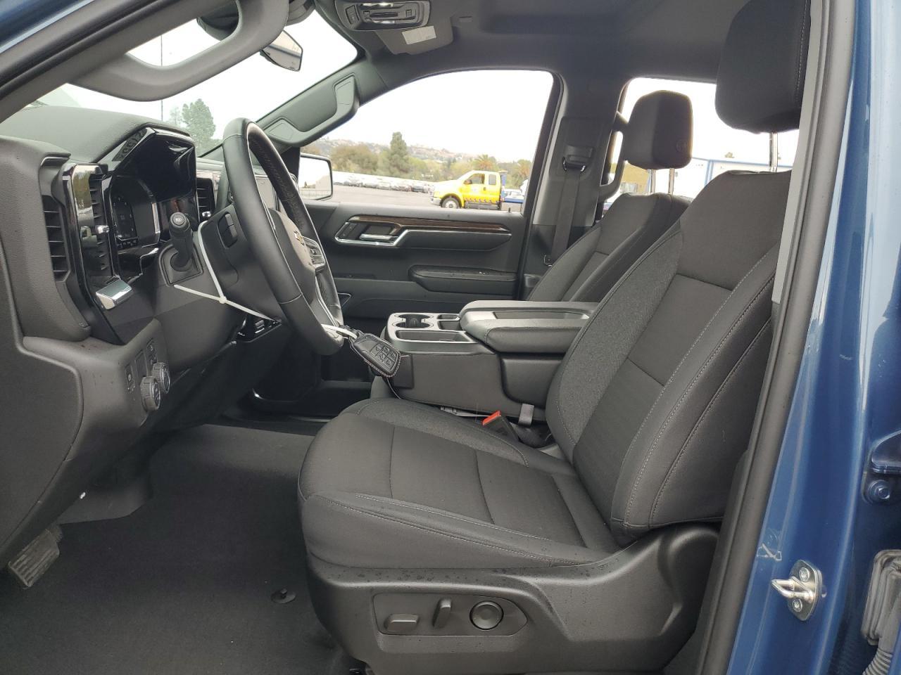2024 Chevrolet Silverado - Image 7