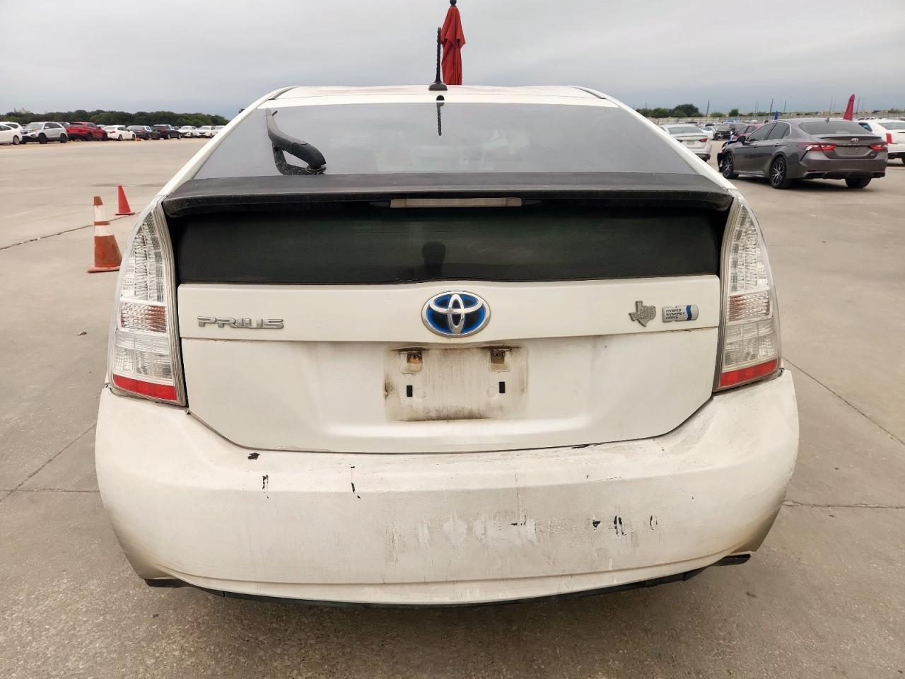 2011 Toyota Prius Two - Фото 6