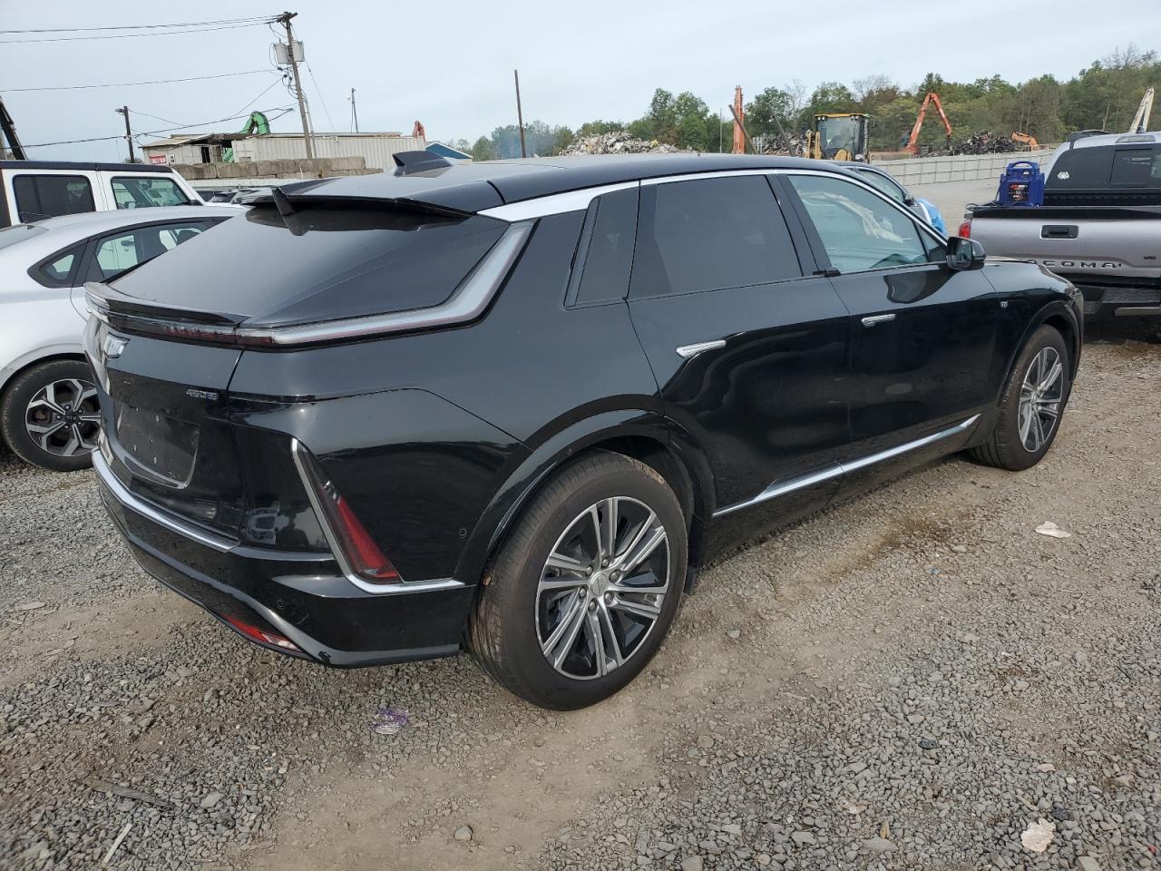 2023 Cadillac Lyriq Luxury - Image 3