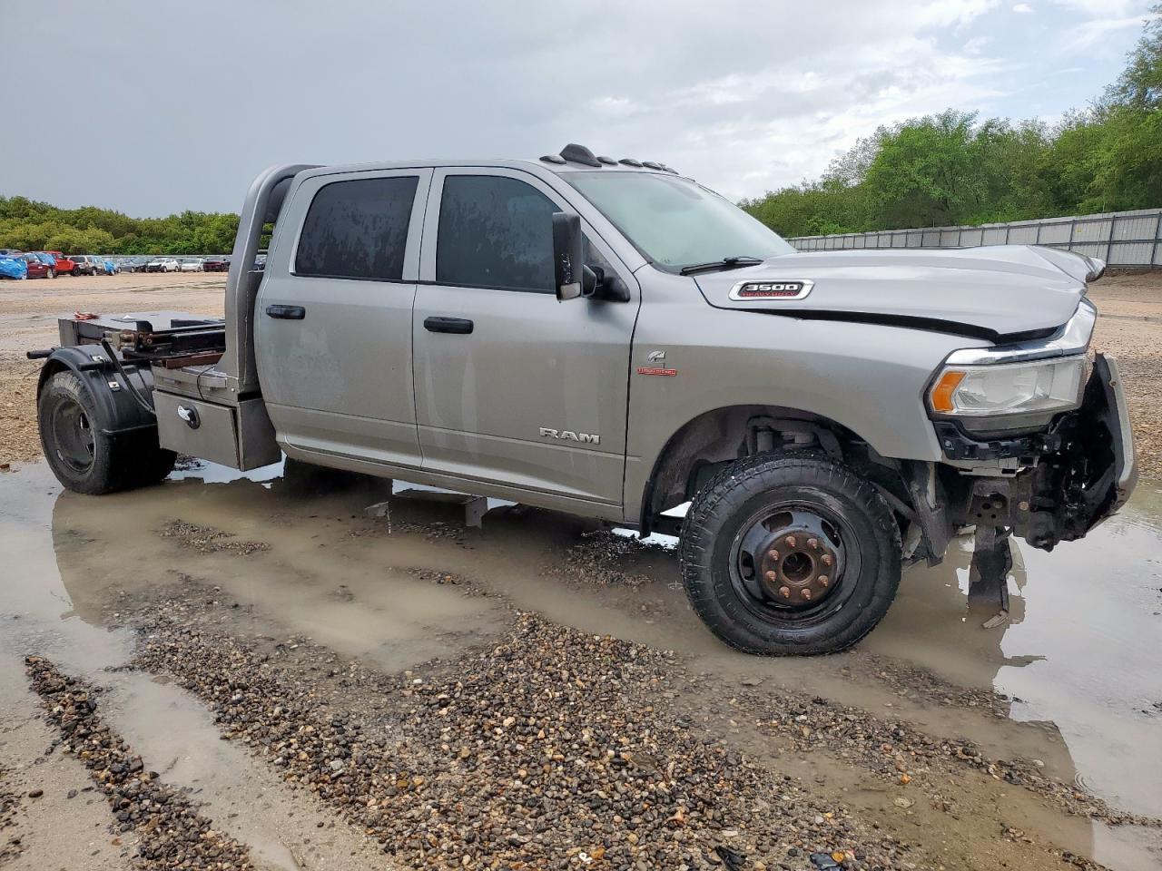 2022 Ram 3500 - Image 4