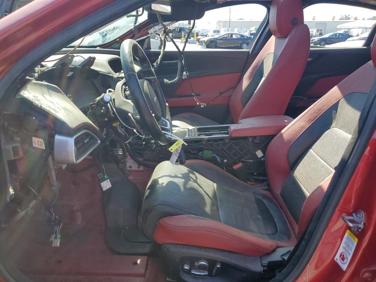 2018 Jaguar Xe S - Image 7