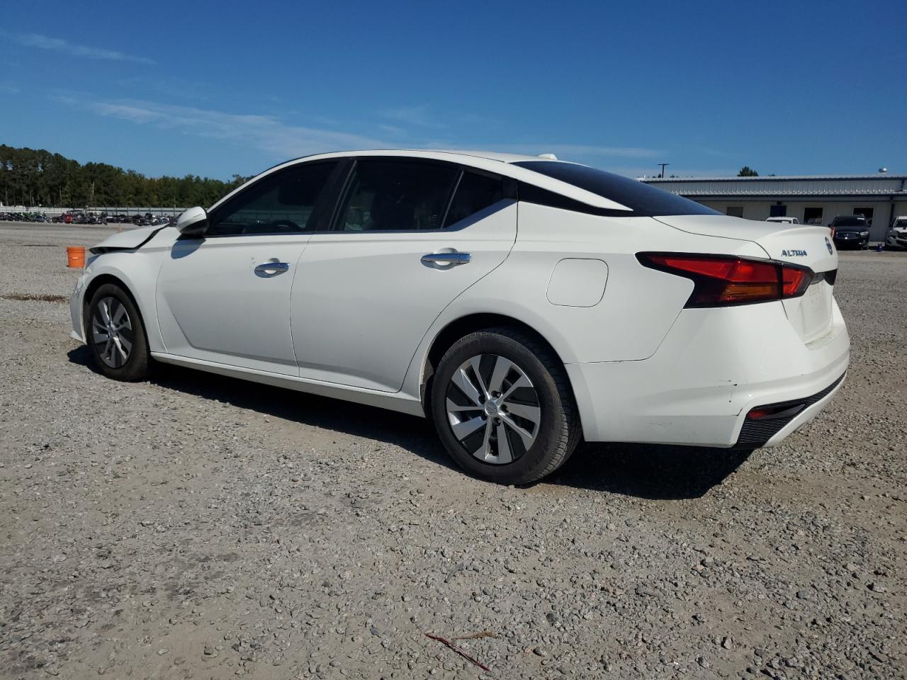 2019 Nissan Altima - Image 2