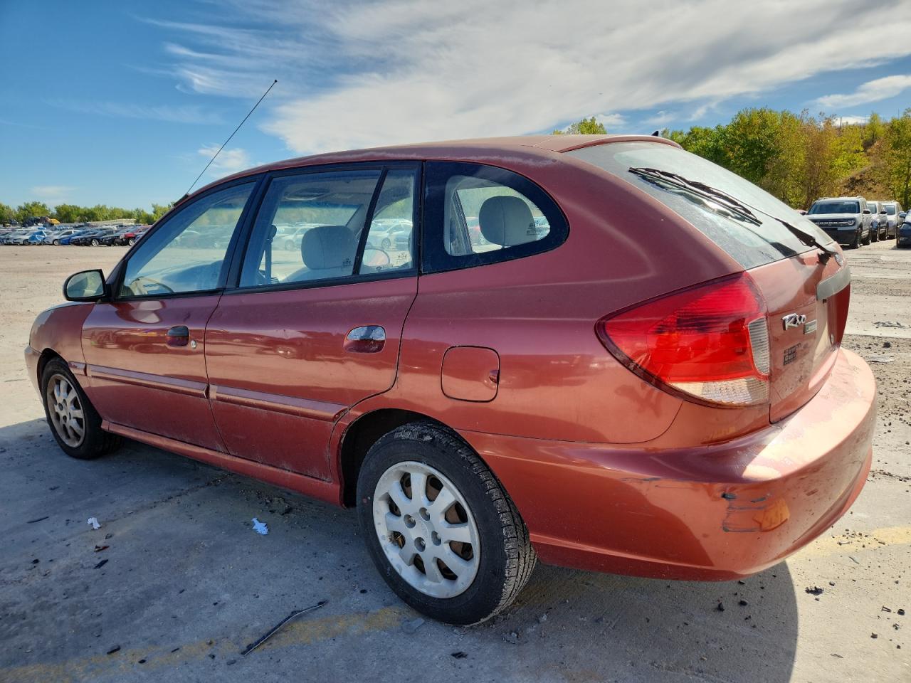 2003 Kia Rio Cinco - Фото 2