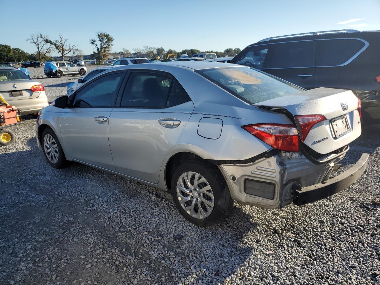 2018 Toyota Corolla L - Фото 2