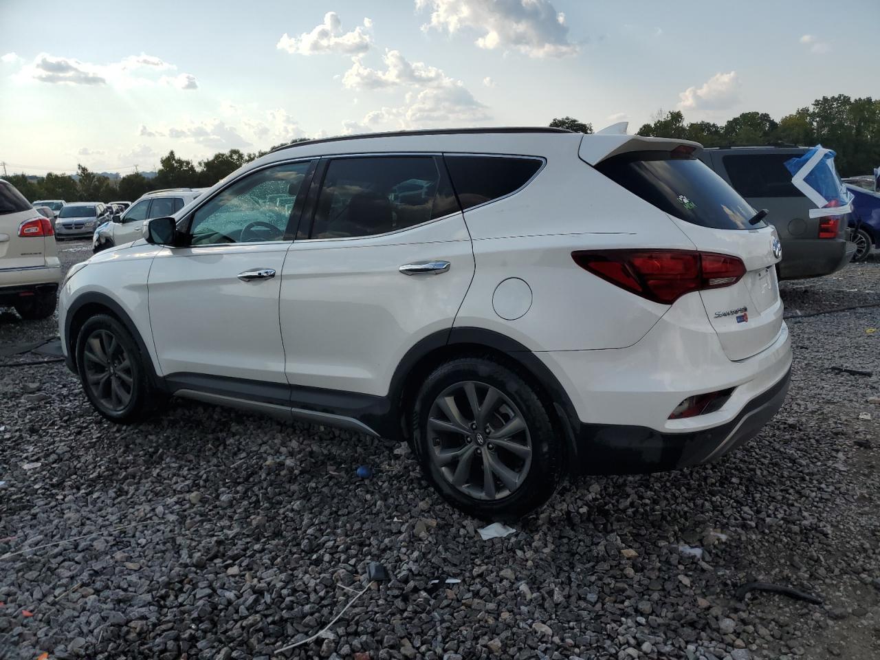 2017 Hyundai Santa Fe Sport - Фото 2