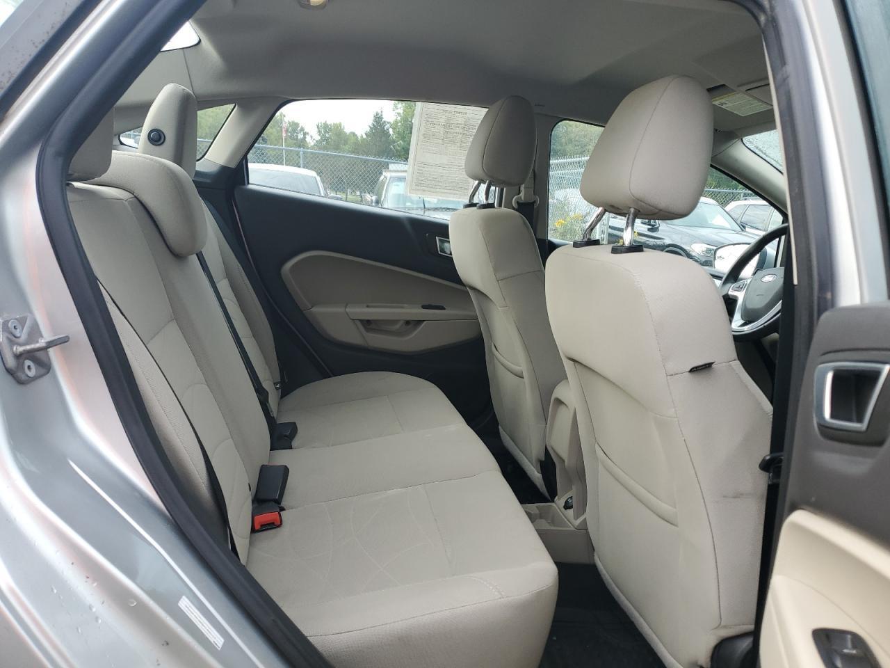 2016 Ford Fiesta Se - Image 6