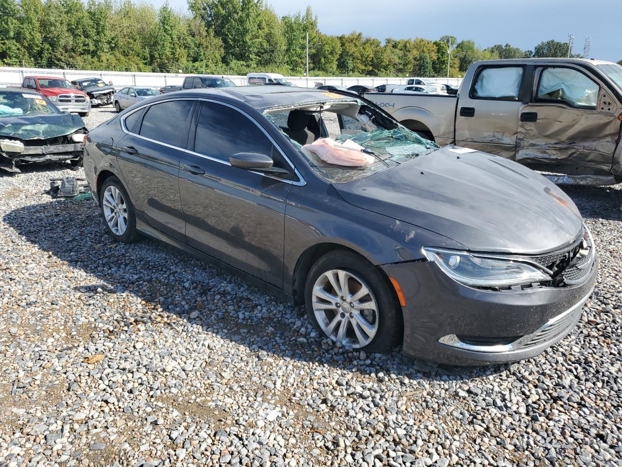 2016 Chrysler 200 Limited - Image 4