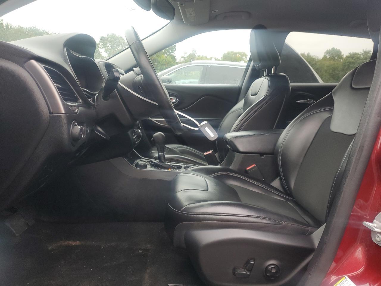 2019 Jeep Cherokee Latitude Plus - Image 7