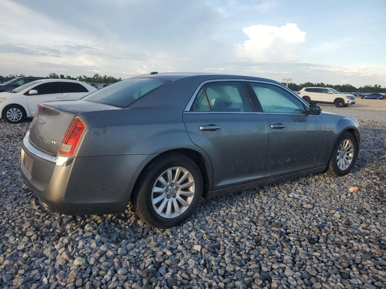 2012 Chrysler 300 - Фото 3