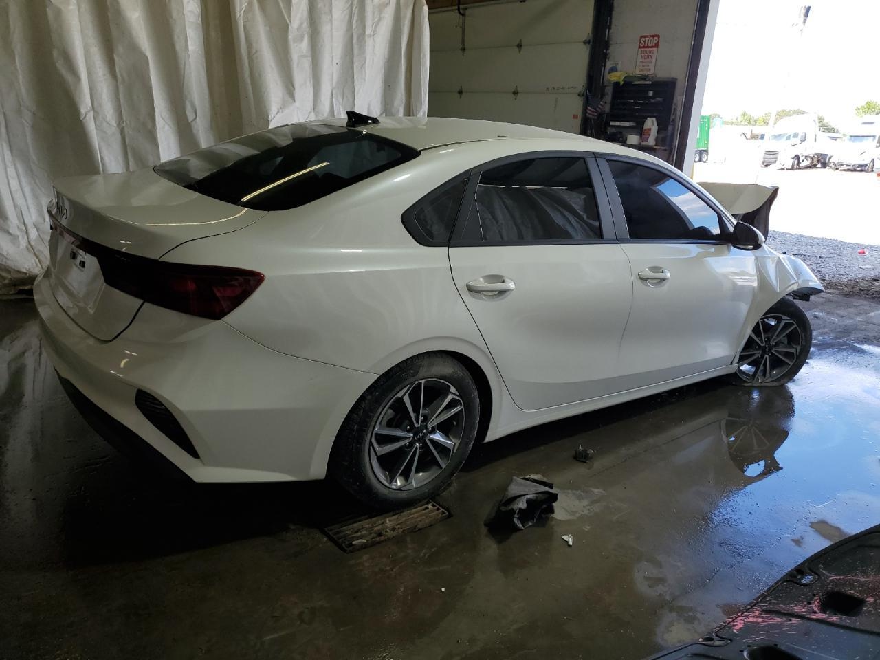 2023 Kia Forte Lx - Фото 3