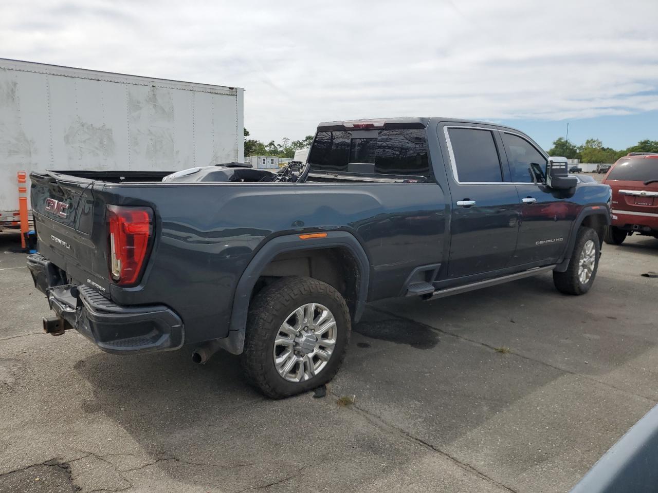 2023 GMC Sierra K2500 Denali - Image 3