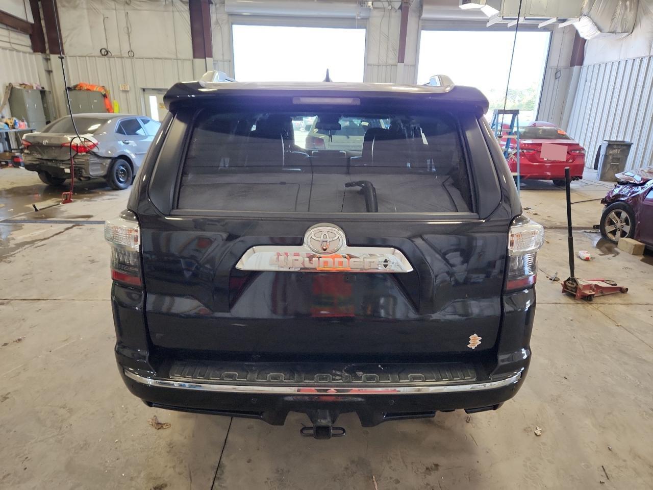 2016 Toyota 4Runner Sr5/Sr5 Premium - Image 6