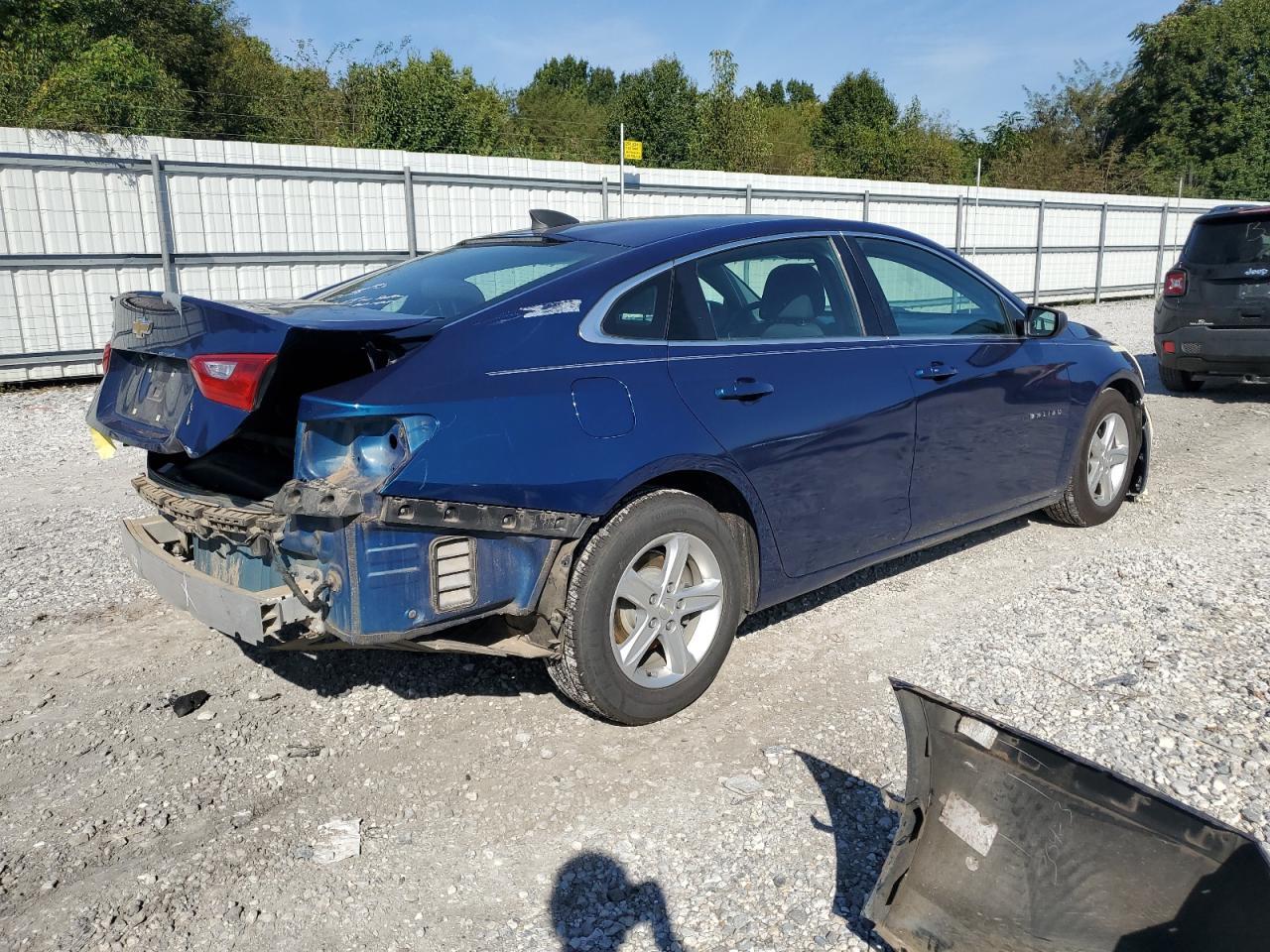 2019 Chevrolet Malibu Ls - Image 3