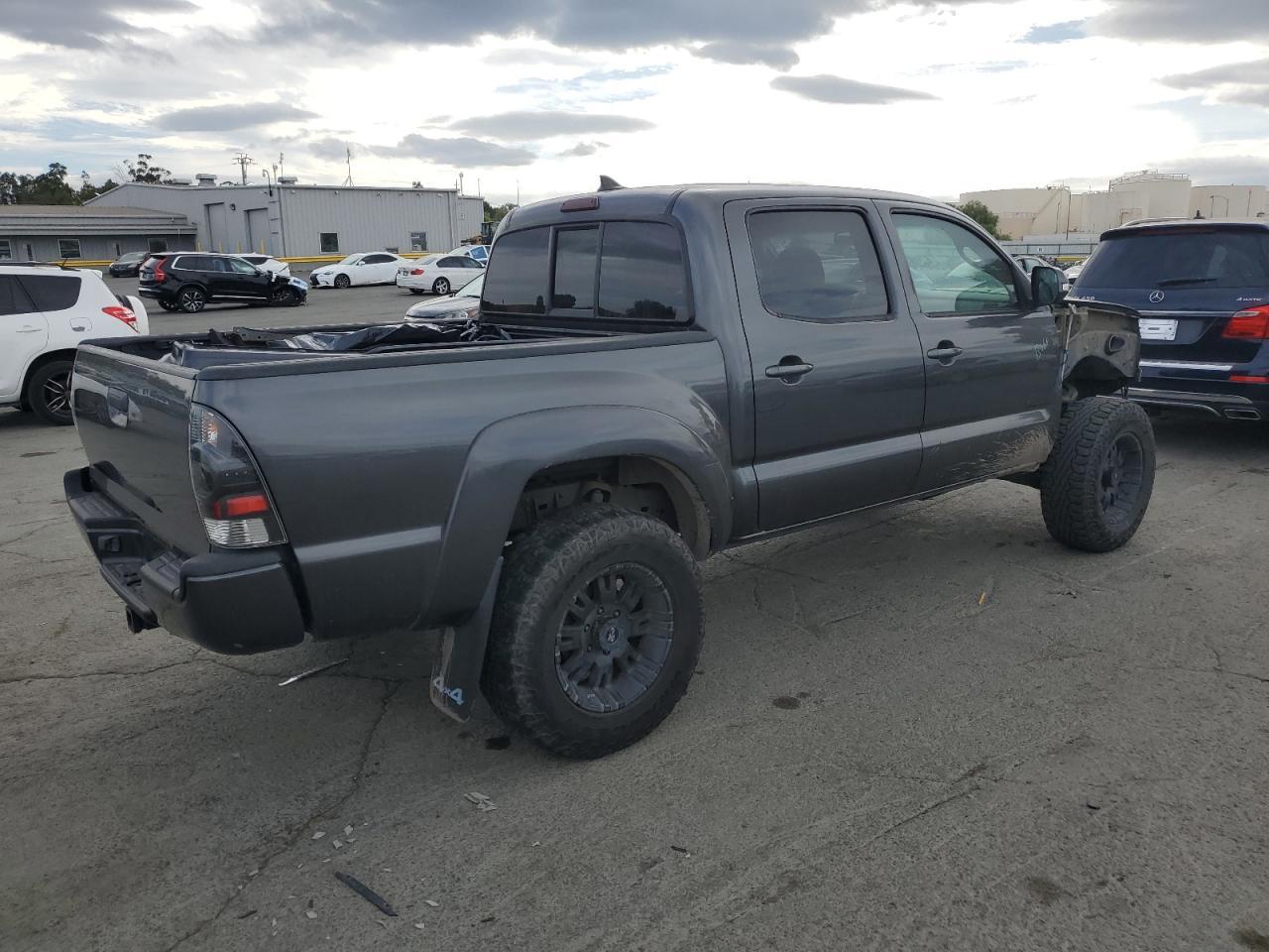 2014 Toyota Tacoma Double Cab - Image 3