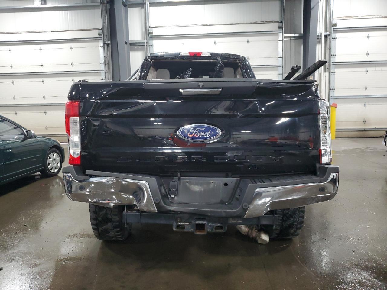 2018 Ford F250 Super Duty - Image 6
