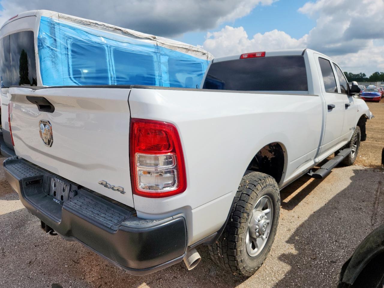 2022 Ram 2500 Tradesman - Фото 3