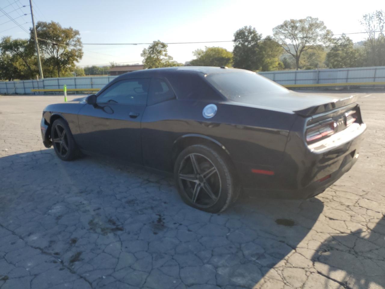 2018 Dodge Challenger Sxt - Image 2