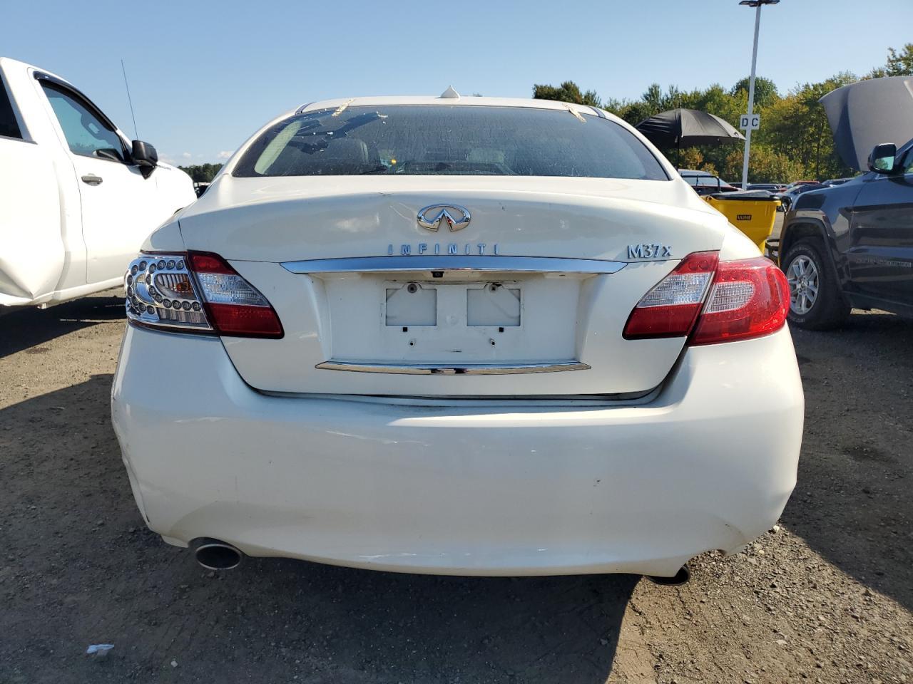 2011 Infiniti M37 X - Фото 6