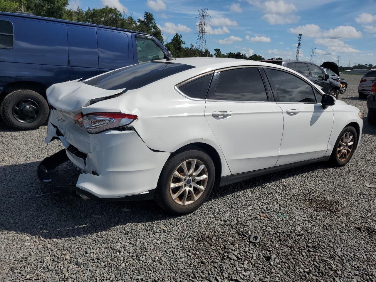2016 Ford Fusion S - Фото 3